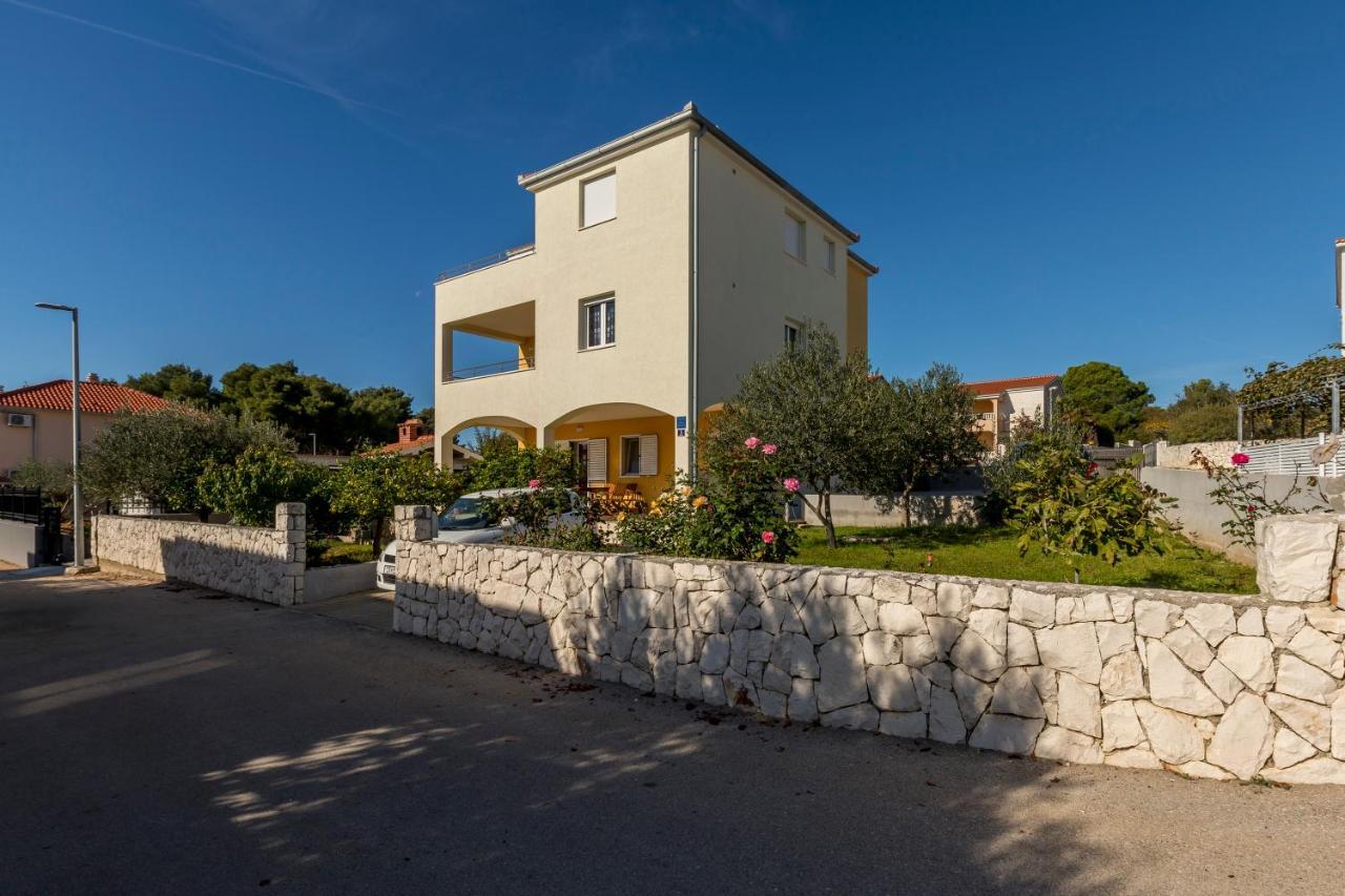 Apart Sa Terasom 250M Od Plaze,Parking,Wi Fi,Rostilj Trogir Bagian luar foto