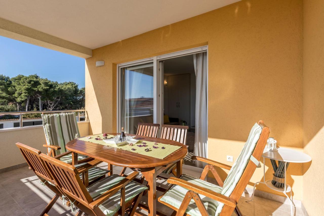 Apart Sa Terasom 250M Od Plaze,Parking,Wi Fi,Rostilj Trogir Bagian luar foto