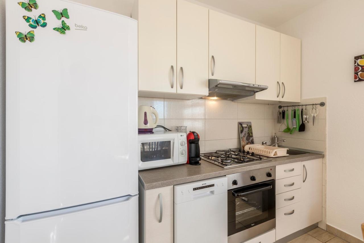 Apart Sa Terasom 250M Od Plaze,Parking,Wi Fi,Rostilj Trogir Bagian luar foto