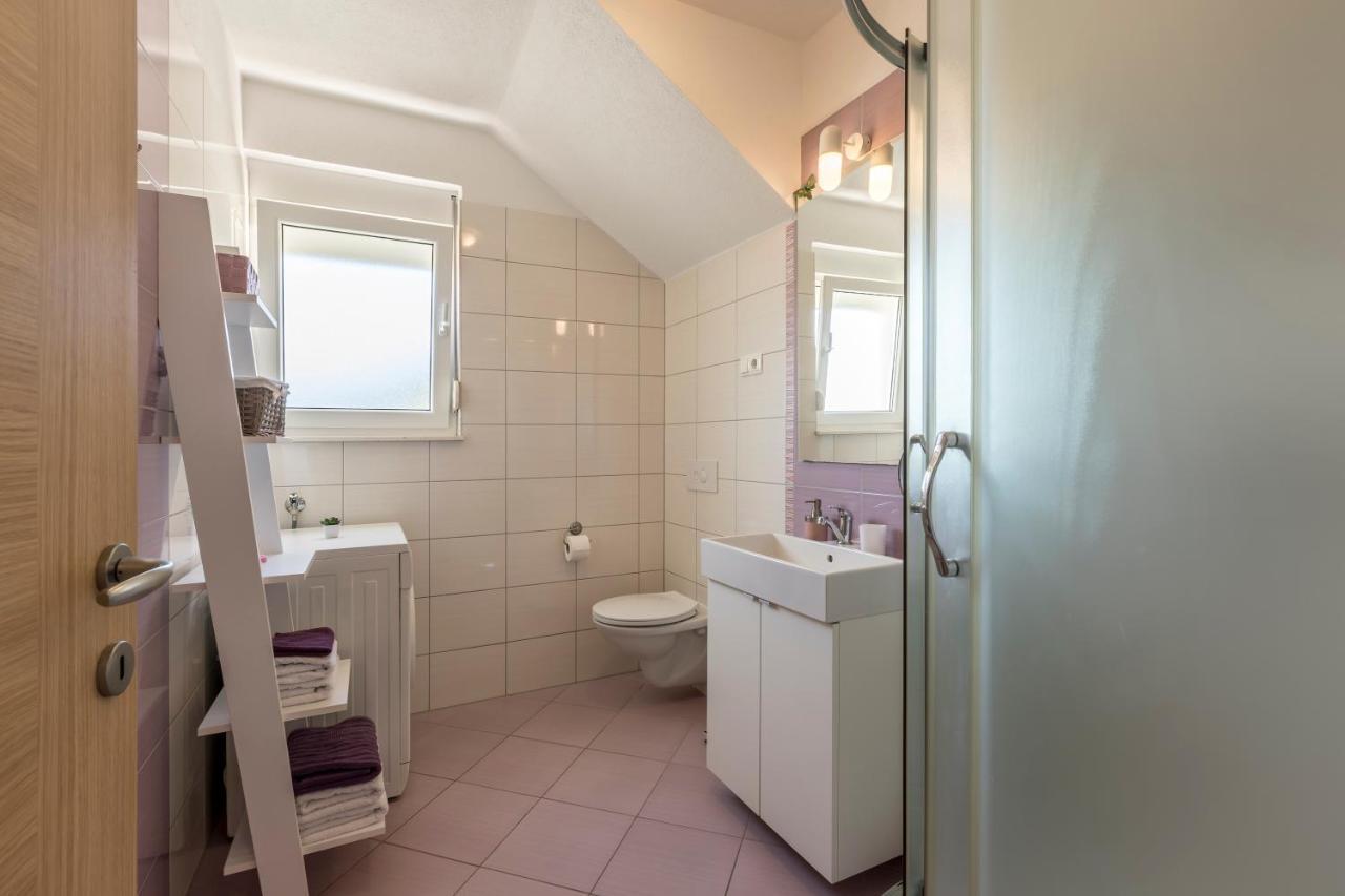 Apart Sa Terasom 250M Od Plaze,Parking,Wi Fi,Rostilj Trogir Bagian luar foto