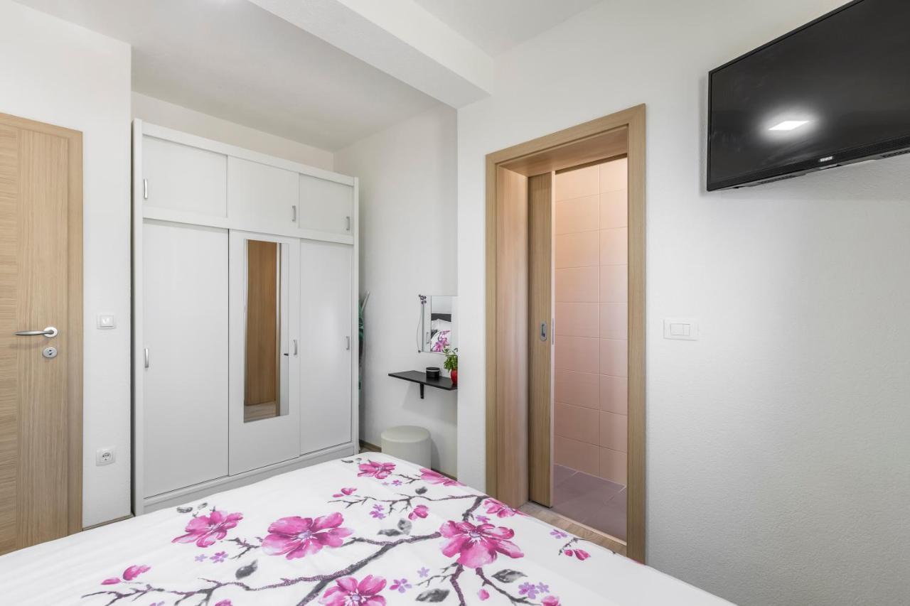 Apart Sa Terasom 250M Od Plaze,Parking,Wi Fi,Rostilj Trogir Bagian luar foto