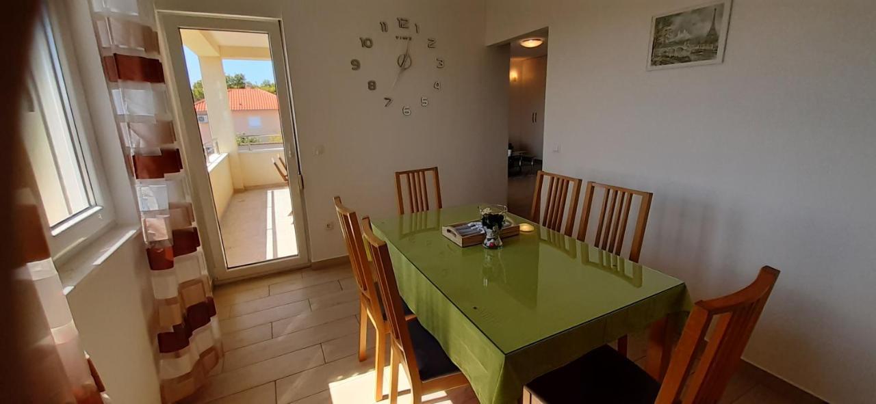 Apart Sa Terasom 250M Od Plaze,Parking,Wi Fi,Rostilj Trogir Bagian luar foto