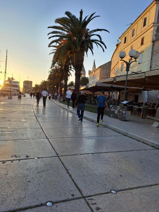 Apart Sa Terasom 250M Od Plaze,Parking,Wi Fi,Rostilj Trogir Bagian luar foto
