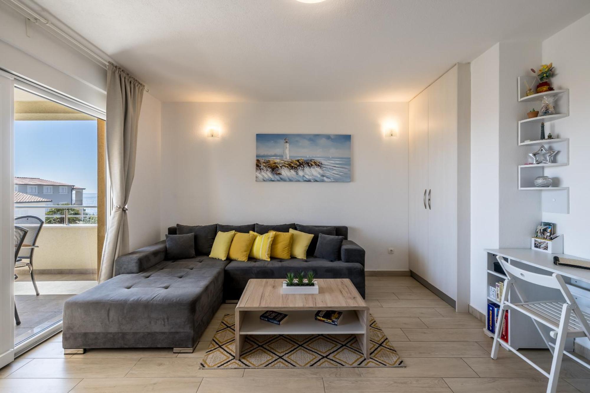 Apart Sa Terasom 250M Od Plaze,Parking,Wi Fi,Rostilj Trogir Bagian luar foto