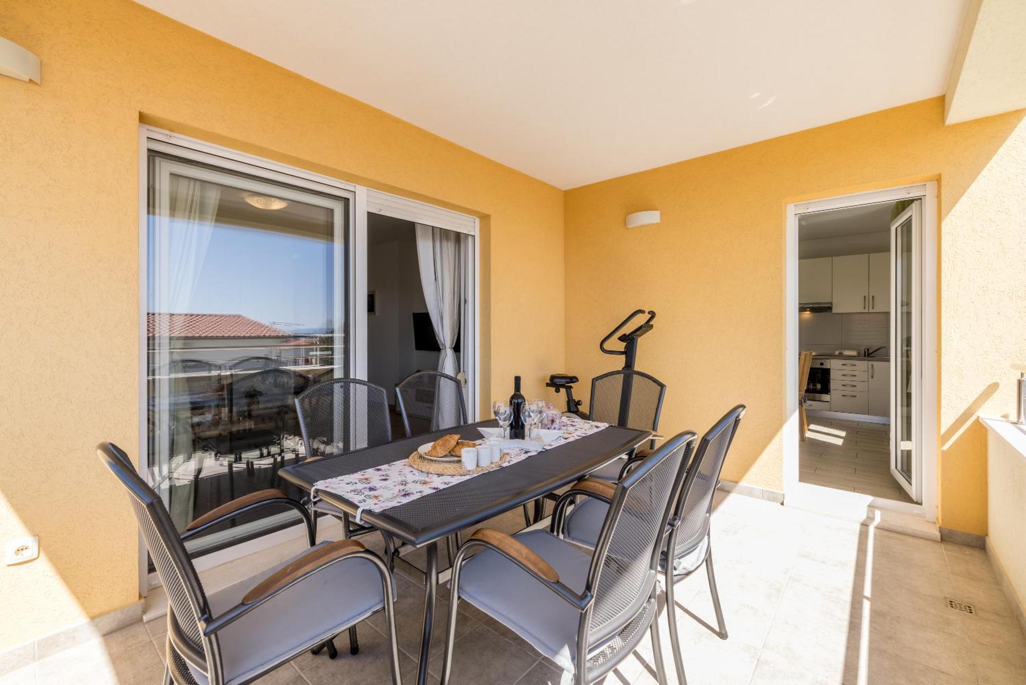 Apart Sa Terasom 250M Od Plaze,Parking,Wi Fi,Rostilj Trogir Bagian luar foto