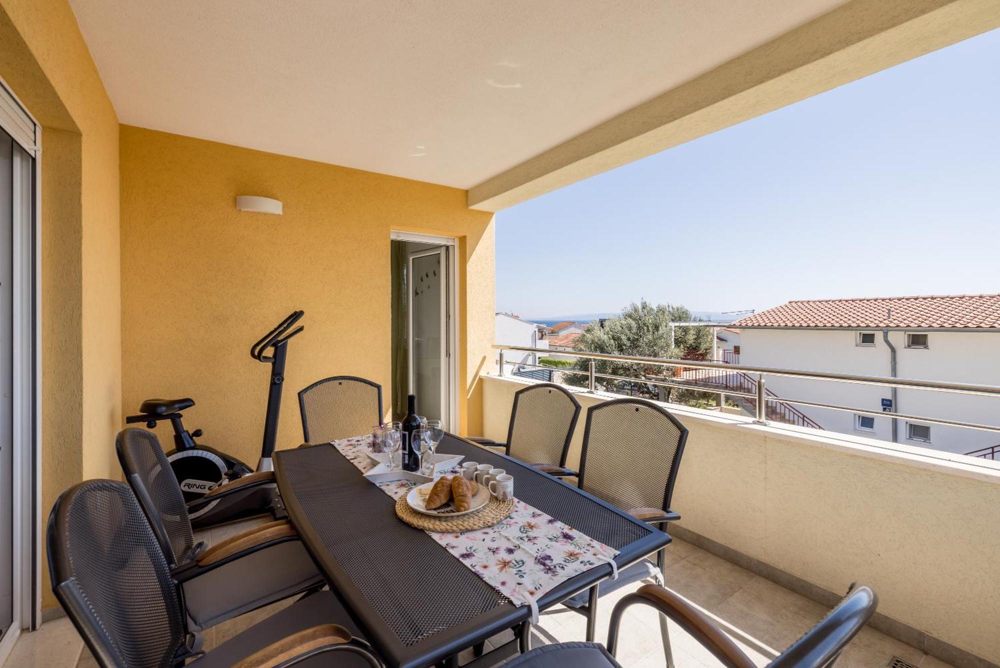 Apart Sa Terasom 250M Od Plaze,Parking,Wi Fi,Rostilj Trogir Bagian luar foto